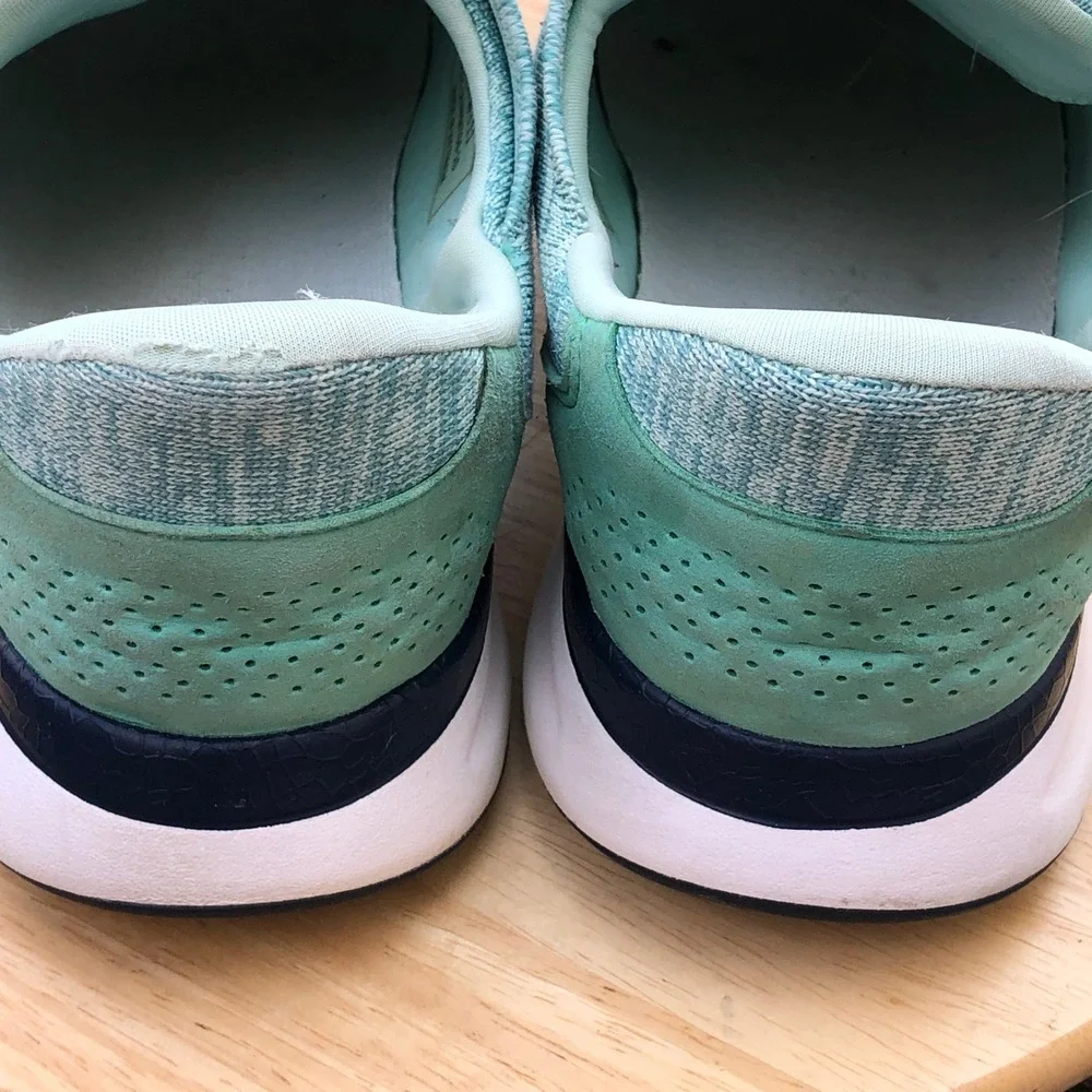 Kizik Lima Sneakers Green Womens 11 Mens 9.5 Spearmint Hands Free Knit Shoes